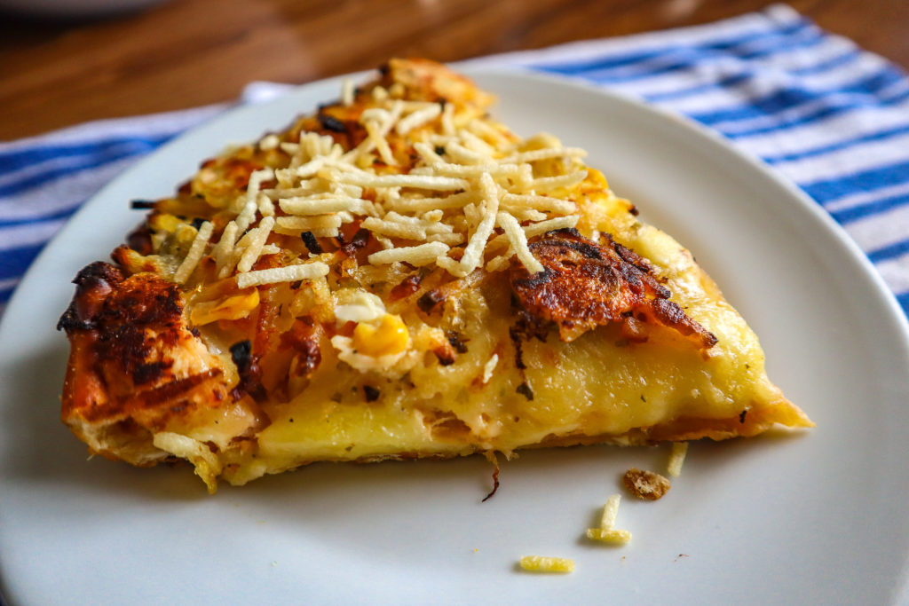 Brazilian recipe for chicken fricassee pizza